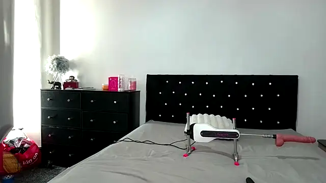 OliviaRyan22 online show from March 18, 2026, 8:39 am