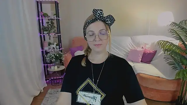 YourUniverser online show from September 8, 2025, 3:22 pm