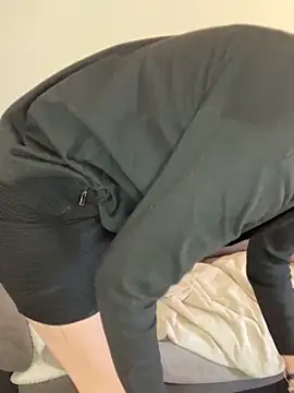 Lesamantssexy online show from February 8, 2026, 3:37 pm