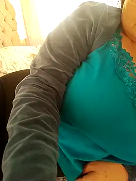 Snapshot of zerdaliii chatting on April 3, 2026, 11:30 am zerdaliii online show from April 3, 2026, 11:30 am