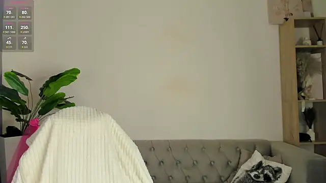 Ice Strawberry online show from March 30, 2026, 2:56 am