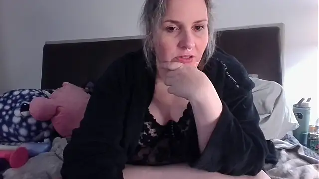 EdenArcadia online show from April 23, 2026, 2:35 am