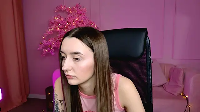 AliceLids online show from September 21, 2025, 1:13 pm