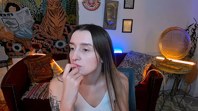 AliceLids online show from September 26, 2025, 1:04 pm