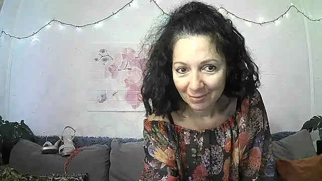 ValleriWind online show from May 14, 2026, 1:56 am