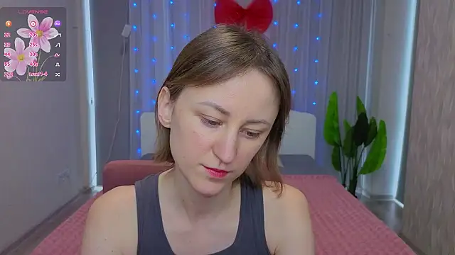 LuluChiiii online show from February 11, 2026, 9:47 am