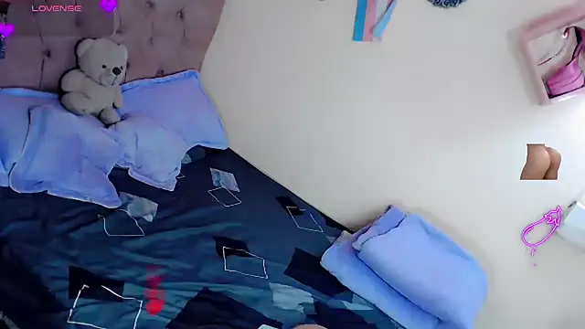 Snapshot of Percy-99 chatting on September 25, 2025, 4:05 am Percy-99 online show from September 25, 2025, 4:05 am