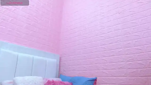 suzanhot 30 online show from April 9, 2026, 8:58 pm