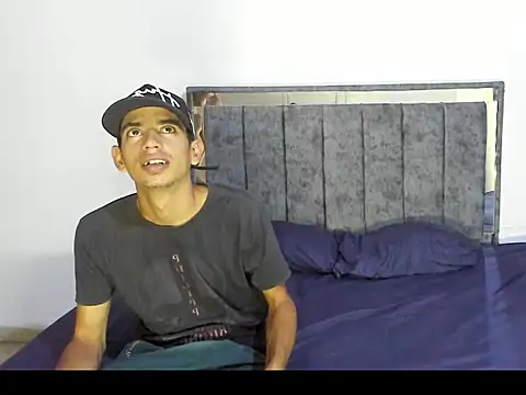 Snapshot of brian_sexlove chatting on October 7, 2025, 7:11 pm brian sexlove online show from October 7, 2025, 7:11 pm