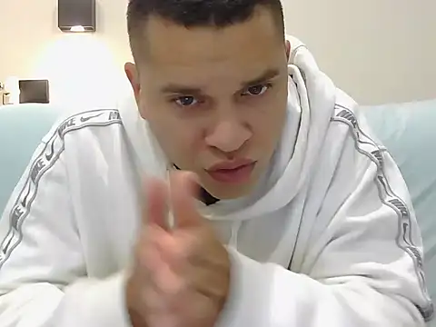 Krono dikaprio  online show from March 12, 2026, 8:48 pm