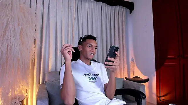 JulienSaint online show from March 16, 2026, 11:36 am