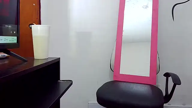 felipecams123 online show from November 30, 2025, 2:15 am