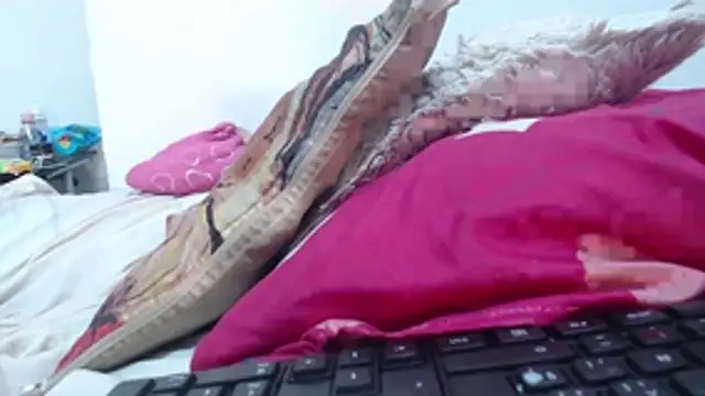 sofiasims online show from March 10, 2026, 1:27 pm