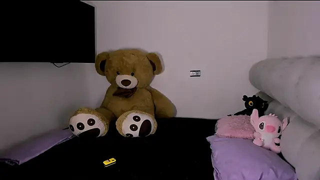 fhalon foxxxys  online show from July 5, 2026, 7:59 am