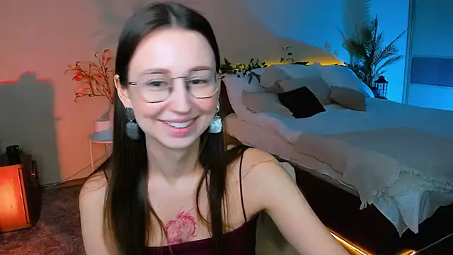 YourLovellyStory online show from November 27, 2025, 10:28 am