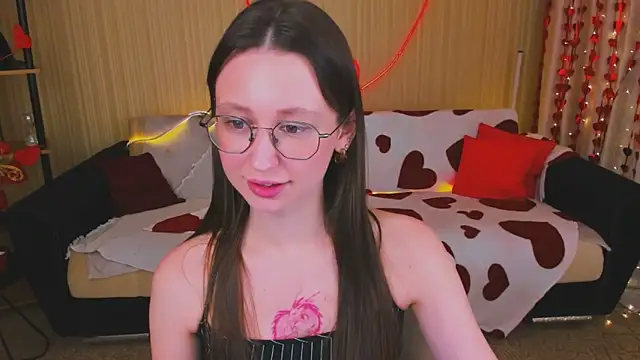 YourLovellyStory online show from February 25, 2026, 2:27 pm