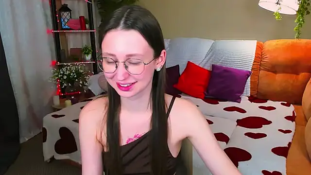 YourLovellyStory online show from April 12, 2026, 12:21 pm