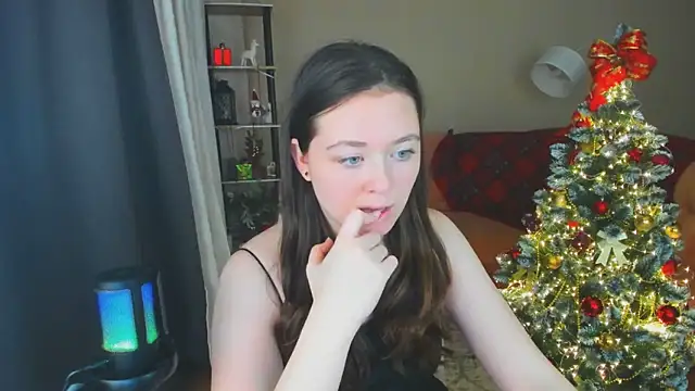 AlluringLookk online show from December 20, 2025, 5:20 pm