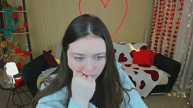 AlluringLookk online show from February 22, 2026, 4:35 am