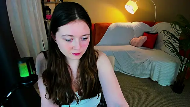 AlluringLookk online show from February 26, 2026, 4:28 pm