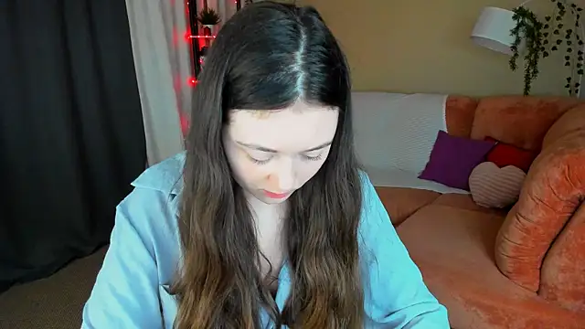 AlluringLookk online show from May 20, 2026, 4:13 pm
