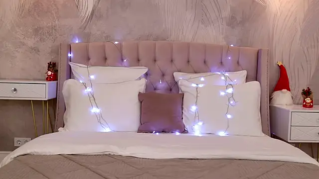 VanessaFields online show from December 22, 2025, 3:09 pm