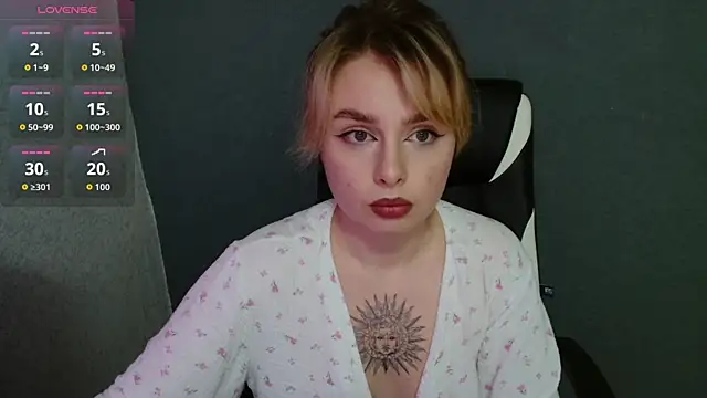 Snapshot of AngelicaHollywood chatting on October 10, 2025, 9:03 pm AngelicaHollywood online show from October 10, 2025, 9:03 pm