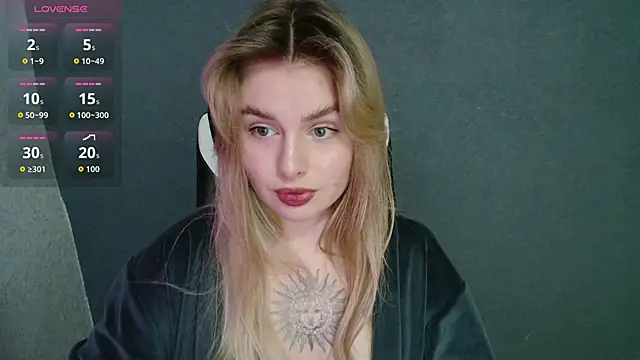 Snapshot of AngelicaHollywood chatting on October 25, 2025, 6:57 pm AngelicaHollywood online show from October 25, 2025, 6:57 pm