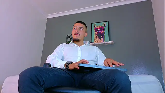 MrFox   online show from April 15, 2026, 7:32 pm