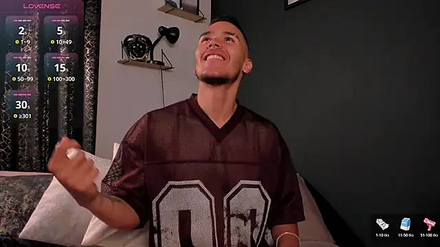 Snapshot of MarkSantozz chatting on November 23, 2025, 8:36 am MarkSantozz online show from November 23, 2025, 8:36 am