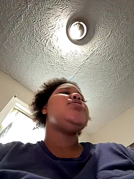 chocolate bella online show from November 12, 2025, 8:52 pm