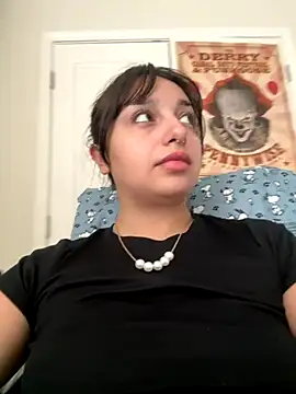 CharmingMaddie online show from November 16, 2025, 2:00 pm