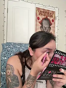 CharmingMaddie online show from April 5, 2026, 4:48 pm