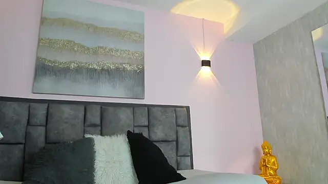 CrisstalStwart online show from November 14, 2025, 10:18 pm