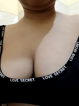 Snapshot of Pihu_Love09 chatting on February 20, 2026, 5:48 am Pihu Love09 online show from February 20, 2026, 5:48 am