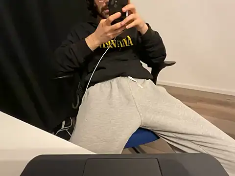 Frankieyyy1 online show from April 29, 2026, 7:09 pm