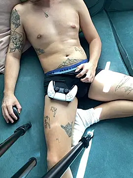 darkdecide online show from November 8, 2025, 11:21 am