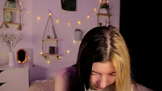 EmmieBlade online show from October 21, 2025, 7:14 pm