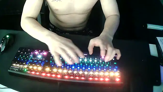 solooboy18 online show from December 22, 2025, 1:41 pm