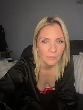 Lexi-Lux-X online show from January 12, 2026, 2:39 am