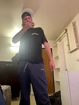 Snapshot of BIGxRED chatting on September 9, 2025, 11:59 pm BIGxRED online show from September 9, 2025, 11:59 pm