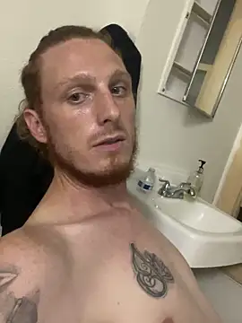 Snapshot of BIGxRED chatting on September 18, 2025, 3:19 am BIGxRED online show from September 18, 2025, 3:19 am