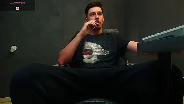 EnzoRace online show from September 22, 2025, 4:36 am