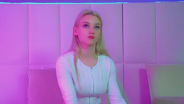 StacyEvances online show from September 23, 2025, 7:00 am