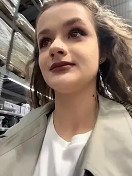 KittyQueeny online show from October 30, 2025, 2:18 pm