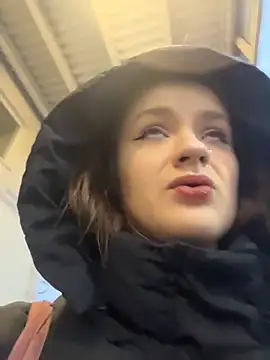 KittyQueeny online show from December 20, 2025, 12:34 pm