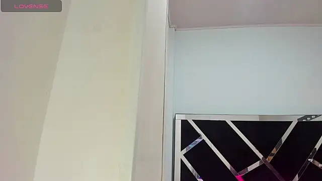 iisabella noa online show from October 24, 2025, 1:18 pm