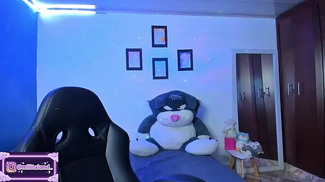 Snapshot of milita_houston chatting on October 28, 2025, 6:32 pm milita houston online show from October 28, 2025, 6:32 pm