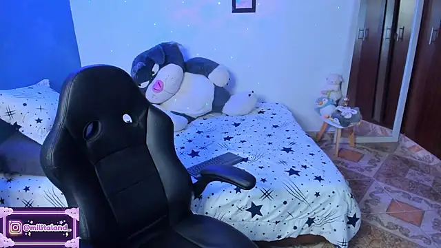 Snapshot of milita_houston chatting on November 5, 2025, 5:13 pm milita houston online show from November 5, 2025, 5:13 pm