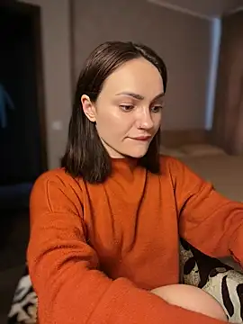 SaraLow online show from March 21, 2026, 11:48 am